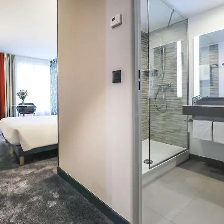Hotel ibis Styles Puteaux Paris La Defense Extérieur photo