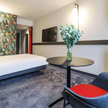 Hotel ibis Styles Puteaux Paris La Defense Extérieur photo