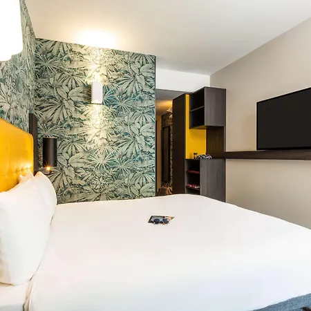 Hotel ibis Styles Puteaux Paris La Defense Extérieur photo
