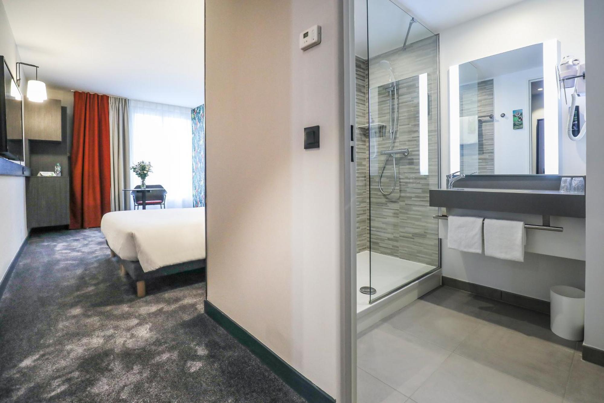 Ibis Styles Paris La Defense 3*